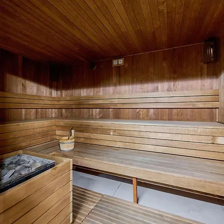 W Centrum Wroclawia Sauna & Silownia By Renters Wroclaw